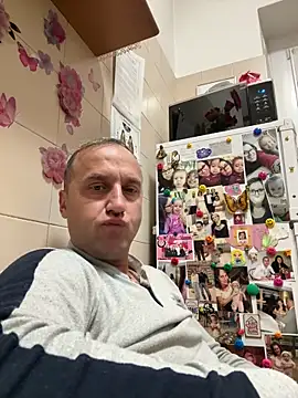 Lecatore80 online show from 12-14-25, 06:19