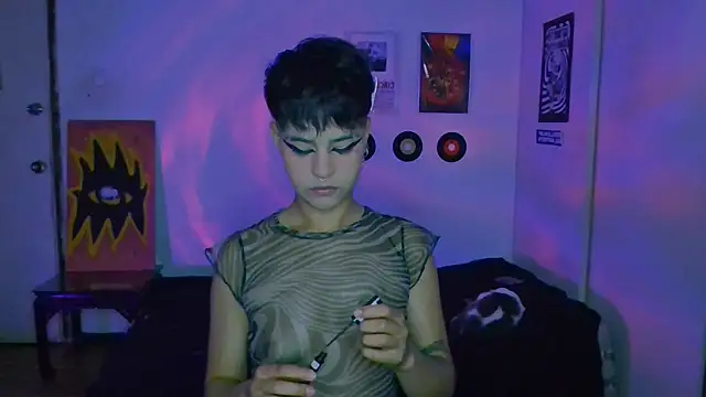 Snapshot of alex_one888 chatting on 10-02-25, 01:56 alex one888 online show from 10-02-25, 01:56