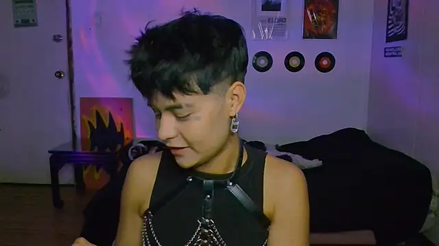 Snapshot of alex_one888 chatting on 10-05-25, 12:09 alex one888 online show from 10-05-25, 12:09