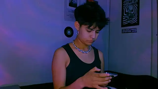 Snapshot of alex_one888 chatting on 10-20-25, 11:38 alex one888 online show from 10-20-25, 11:38