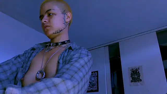 Snapshot of alex_one888 chatting on 01-10-26, 08:32 alex one888 online show from 01-10-26, 08:32