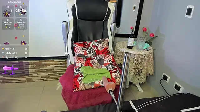 Snapshot of valeria_hurtado chatting on 01-28-25, 08:25 valeria hurtado online show from 01-28-25, 08:25