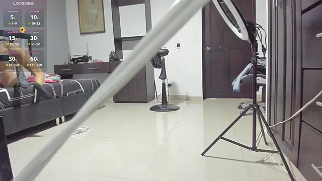 Snapshot of valeria_hurtado chatting on 02-13-25, 02:01 valeria hurtado online show from 02-13-25, 02:01