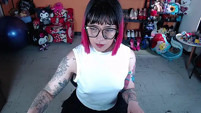 MissMiia2 online show from 11-07-25, 01:44