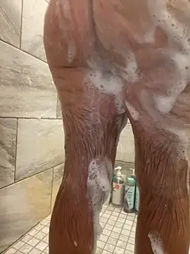 Snapshot of Looneytunes12345 chatting on 11-16-25, 02:50 Looneytunes12345 online show from 11-16-25, 02:50