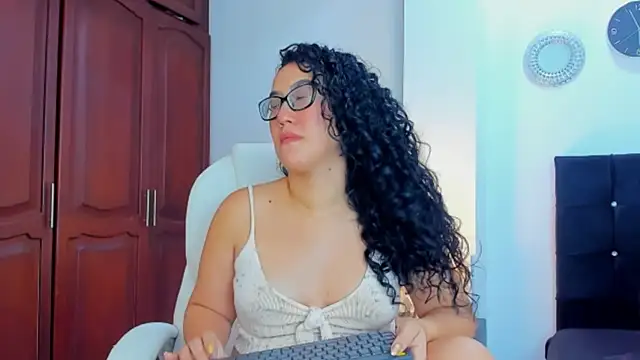 Snapshot of kathyajhonss chatting on 02-18-25, 10:58 kathyajhonss online show from 02-18-25, 10:58