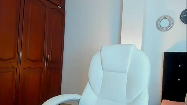 Snapshot of kathyajhonss chatting on 10-11-25, 10:19 kathyajhonss online show from 10-11-25, 10:19