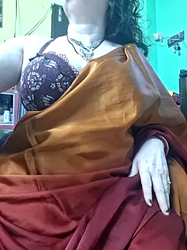 Snapshot of Raja_Ranii chatting on 03-10-26, 03:28 Raja Ranii online show from 03-10-26, 03:28