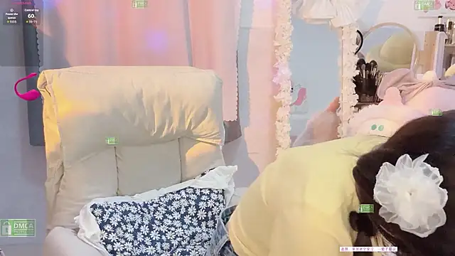 Snapshot of Carly_1 chatting on 10-19-25, 11:55 Carly 1 online show from 10-19-25, 11:55
