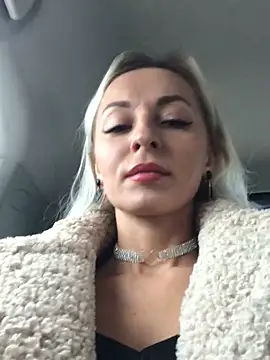 Snapshot of Diamond_Bunny_ chatting on 12-14-24, 12:23 Diamond Bunny online show from 12-14-24, 12:23