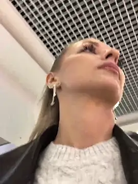 Snapshot of Diamond_Bunny_ chatting on 10-30-25, 01:01 Diamond Bunny online show from 10-30-25, 01:01