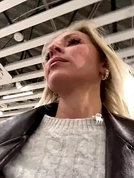 Snapshot of Diamond_Bunny_ chatting on 11-14-25, 12:48 Diamond Bunny online show from 11-14-25, 12:48