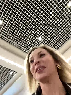 Snapshot of Diamond_Bunny_ chatting on 12-02-25, 03:29 Diamond Bunny online show from 12-02-25, 03:29