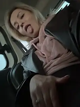 Snapshot of Diamond_Bunny_ chatting on 01-11-26, 02:00 Diamond Bunny online show from 01-11-26, 02:00