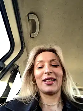 Snapshot of Diamond_Bunny_ chatting on 01-14-26, 01:39 Diamond Bunny online show from 01-14-26, 01:39