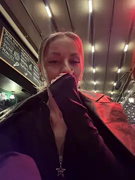 Snapshot of Diamond_Bunny_ chatting on 02-02-26, 03:55 Diamond Bunny online show from 02-02-26, 03:55