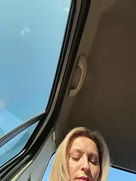 Snapshot of Diamond_Bunny_ chatting on 02-20-26, 01:22 Diamond Bunny online show from 02-20-26, 01:22