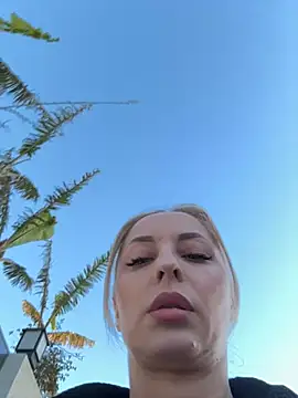 Snapshot of Diamond_Bunny_ chatting on 03-09-26, 03:38 Diamond Bunny online show from 03-09-26, 03:38