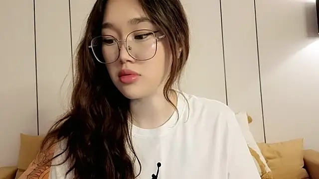 Jennatyan online show from 05-12-26, 03:47
