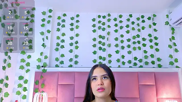 Snapshot of kaily_sweet1 chatting on 05-21-26, 11:17 kaily sweet1 online show from 05-21-26, 11:17