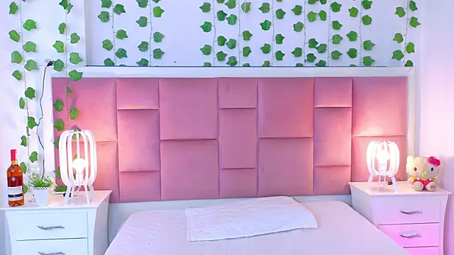 Snapshot of kaily_sweet1 chatting on 06-06-26, 11:26 kaily sweet1 online show from 06-06-26, 11:26