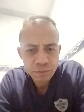 Snapshot of Andres1981_06 chatting on 10-25-25, 09:20 Andres1981 06 online show from 10-25-25, 09:20