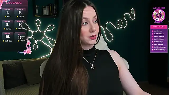 Snapshot of katie_taylorr chatting on 10-17-25, 10:23 katie taylorr online show from 10-17-25, 10:23