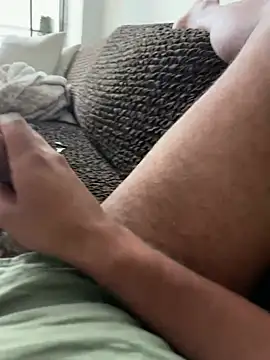 Snapshot of phofch231 chatting on 02-15-26, 02:03 phofch231 online show from 02-15-26, 02:03