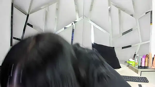 Snapshot of Criistaal_ chatting on 02-03-26, 05:16 Criistaal online show from 02-03-26, 05:16