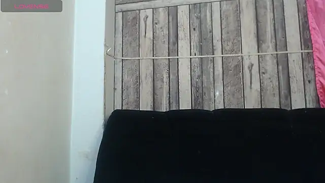 Snapshot of rosa_pretty chatting on 12-05-25, 09:40 rosa pretty online show from 12-05-25, 09:40