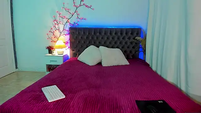 CurlyDreams online show from 06-27-26, 07:30