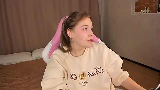 Snapshot of Colleen_Blake chatting on 10-01-25, 04:46 Colleen Blake online show from 10-01-25, 04:46