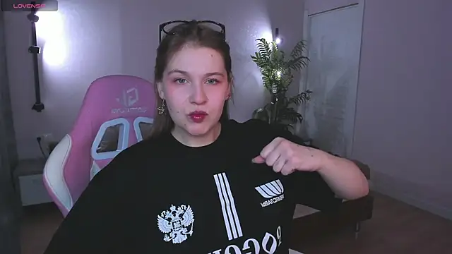 Snapshot of Colleen_Blake chatting on 11-05-25, 05:13 Colleen Blake online show from 11-05-25, 05:13