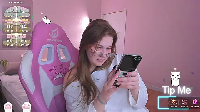 Snapshot of Colleen_Blake chatting on 12-03-25, 05:00 Colleen Blake online show from 12-03-25, 05:00