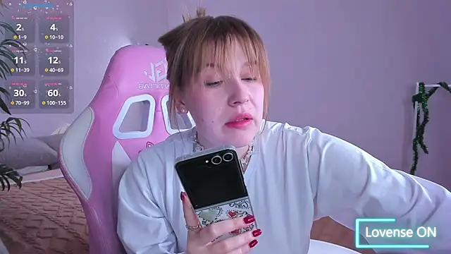 Snapshot of Colleen_Blake chatting on 01-09-26, 04:32 Colleen Blake online show from 01-09-26, 04:32