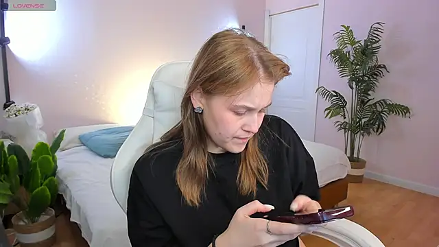 Snapshot of Colleen_Blake chatting on 02-27-26, 04:29 Colleen Blake online show from 02-27-26, 04:29