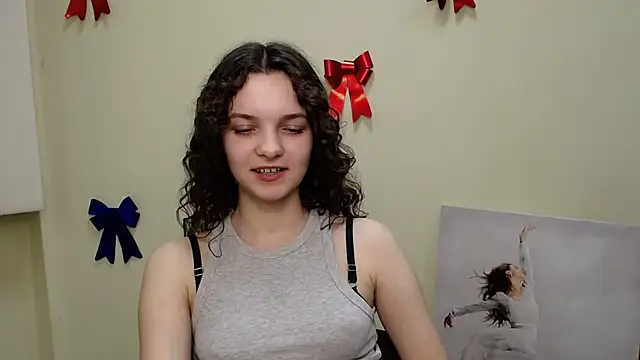  SusieSu  online show from 02-15-25, 04:56