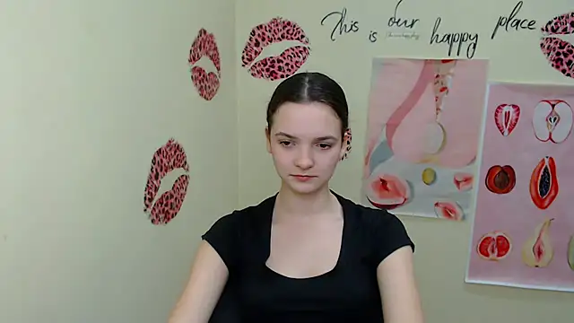  SusieSu  online show from 03-17-25, 04:01