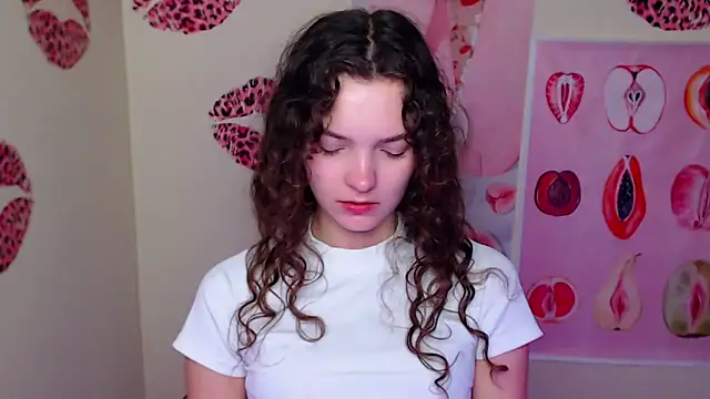  SusieSu  online show from 10-24-25, 06:32