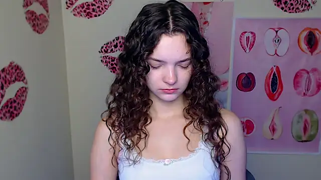  SusieSu  online show from 11-24-25, 07:19