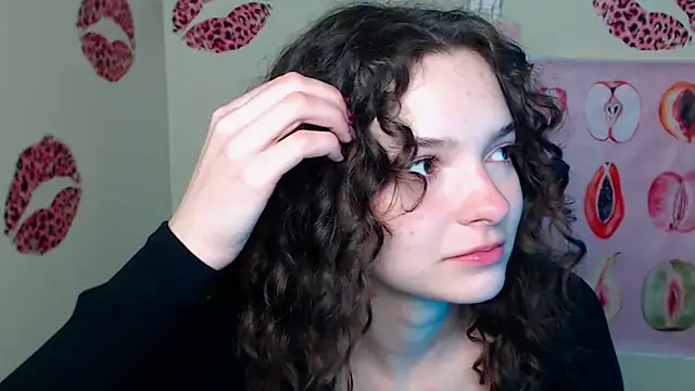  SusieSu  online show from 12-14-25, 06:52