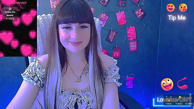 Snapshot of Violla_My chatting on 05-20-26, 05:41 Violla My online show from 05-20-26, 05:41