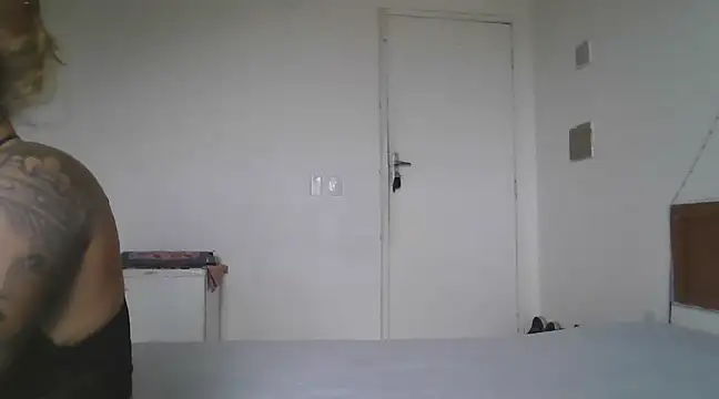 Snapshot of Gabrielleof chatting on 12-05-24, 12:55 Gabrielleof online show from 12-05-24, 12:55