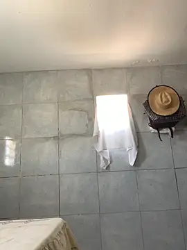 Snapshot of Gabrielleof chatting on 11-06-25, 01:12 Gabrielleof online show from 11-06-25, 01:12