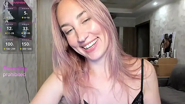 Snapshot of lady_Nati chatting on 12-14-25, 02:00 lady Nati online show from 12-14-25, 02:00