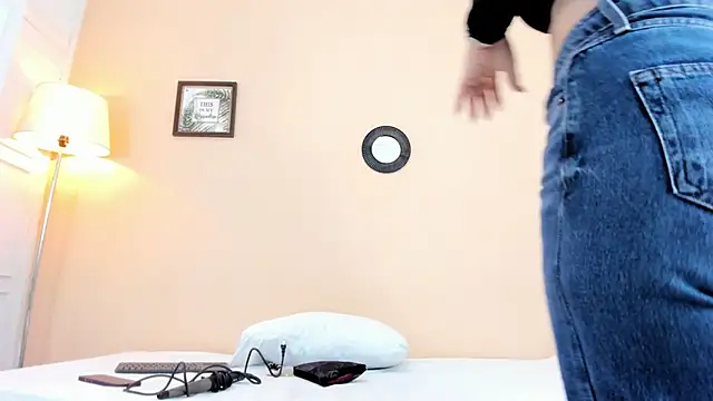 Snapshot of andyylove_jk chatting on 09-23-25, 12:30 andyylove jk online show from 09-23-25, 12:30