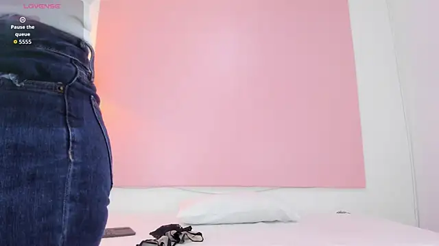 Snapshot of andyylove_jk chatting on 10-17-25, 11:57 andyylove jk online show from 10-17-25, 11:57