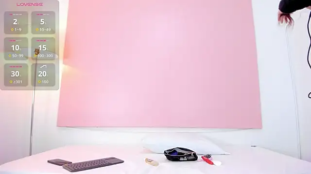 Snapshot of andyylove_jk chatting on 10-21-25, 11:44 andyylove jk online show from 10-21-25, 11:44