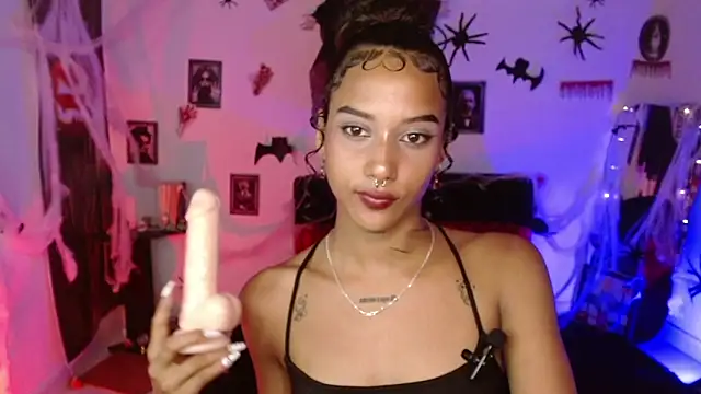 Snapshot of Chelsea__2 chatting on 10-23-25, 05:12 Chelsea  2 online show from 10-23-25, 05:12