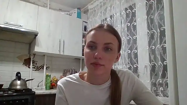Snapshot of Sweety_Nika chatting on 02-05-25, 10:44 Sweety Nika online show from 02-05-25, 10:44
